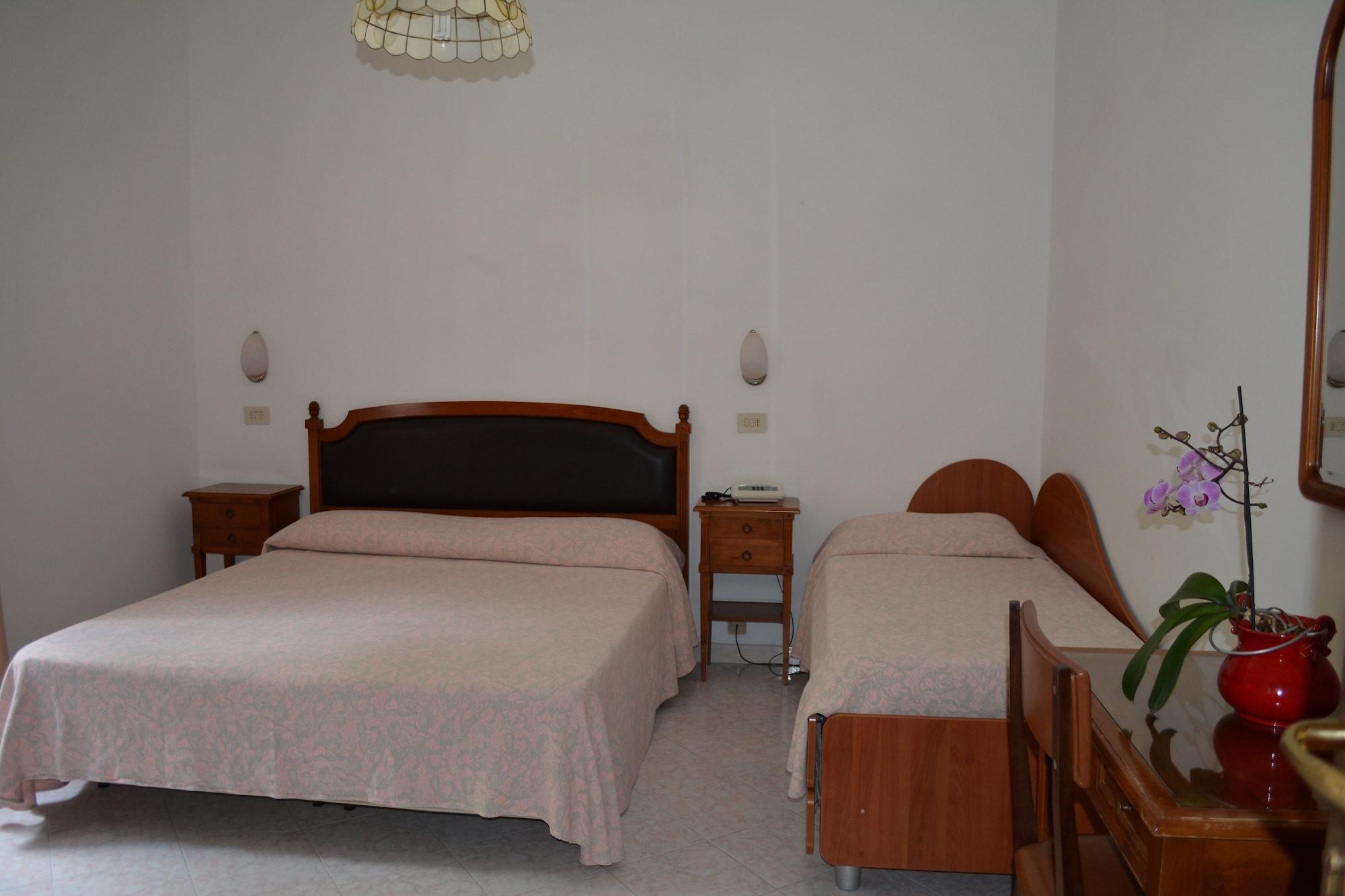 Hotel Maronti