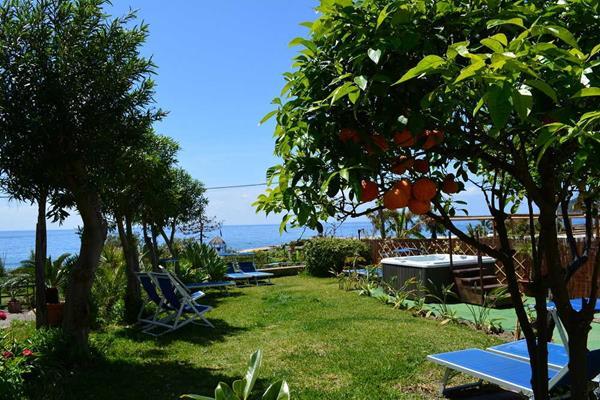 Maronti Hotel 3*