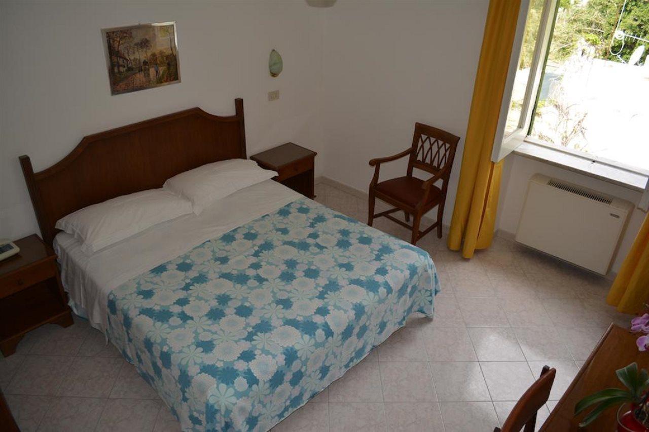 Maronti Hotel 3*