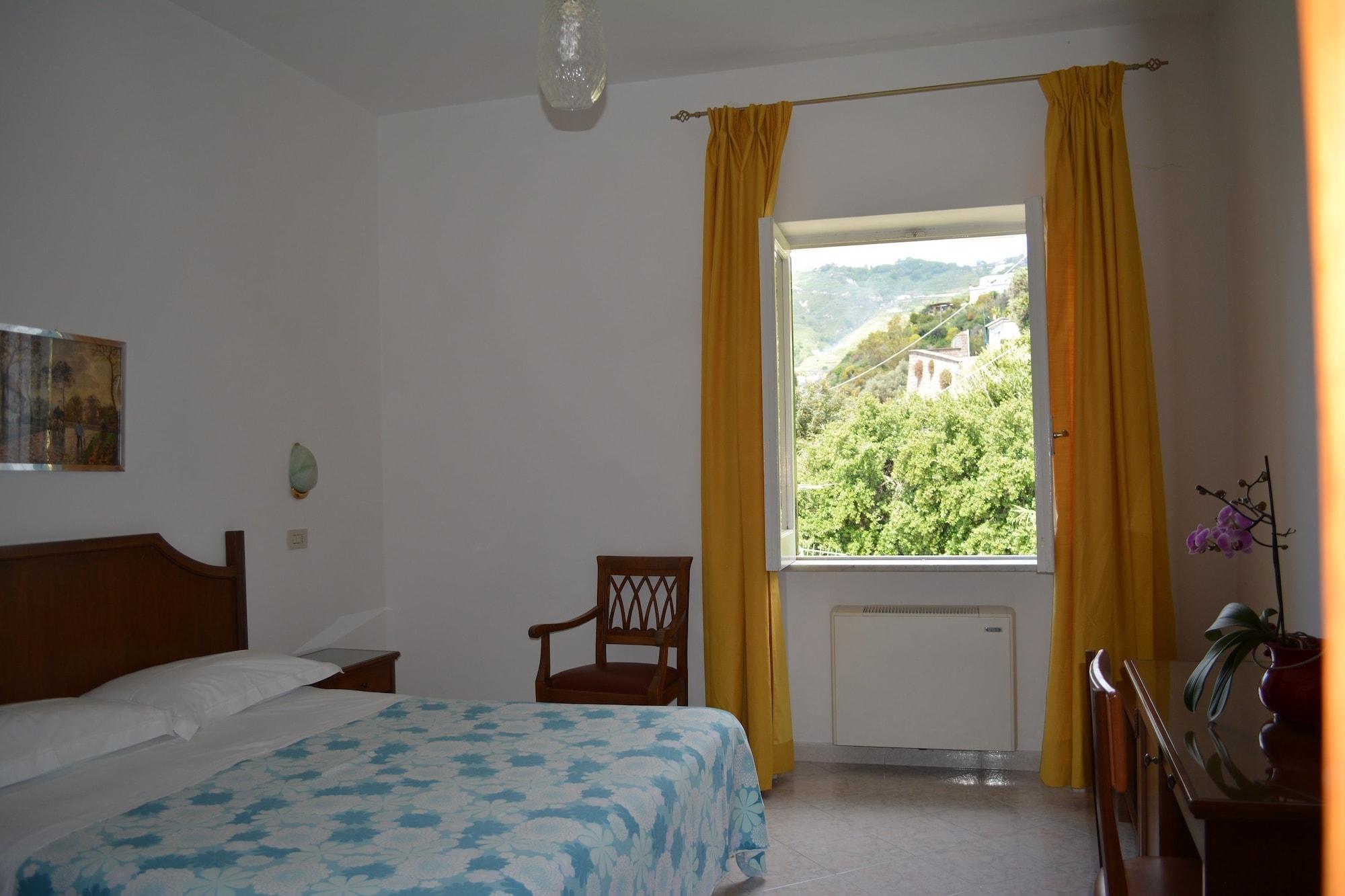 Maronti Hotel