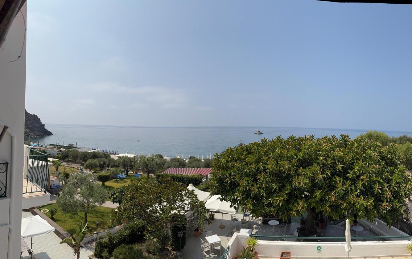 Hotel Maronti 3*