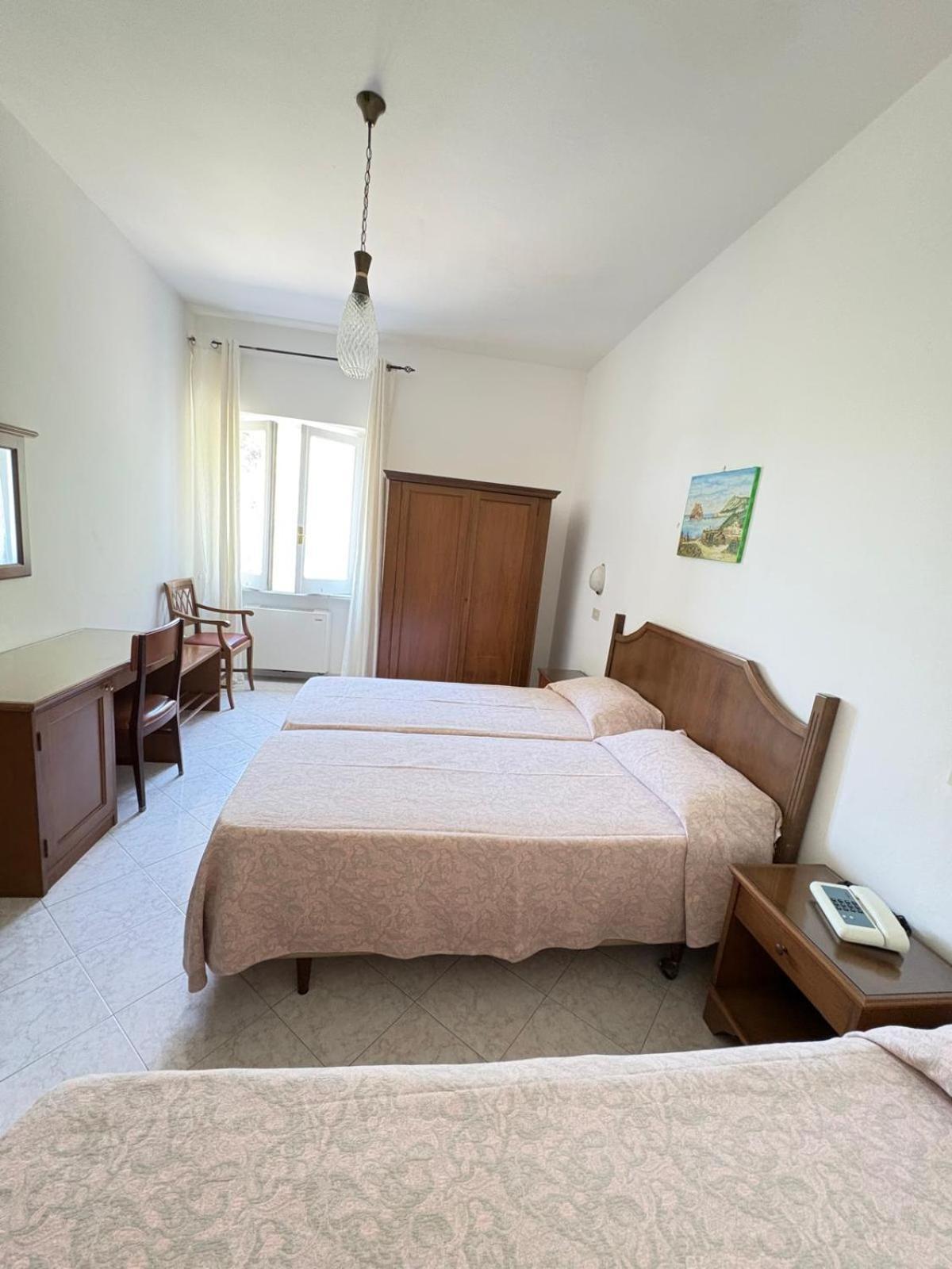 Hotel Maronti