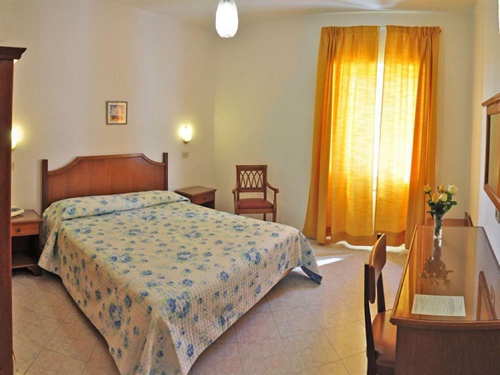 Hotel Maronti