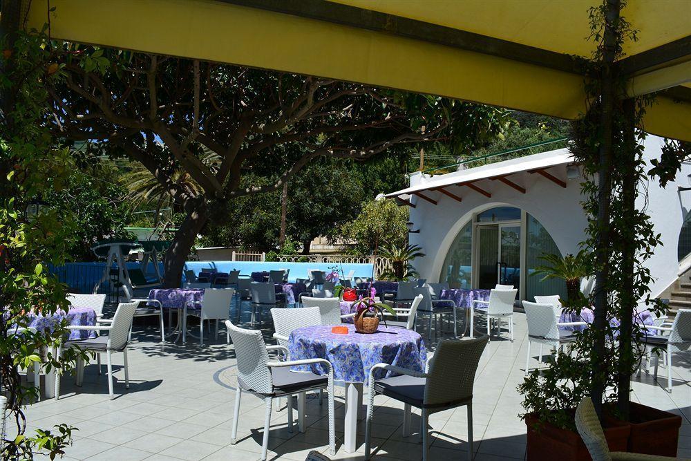 Maronti Hotel 3*