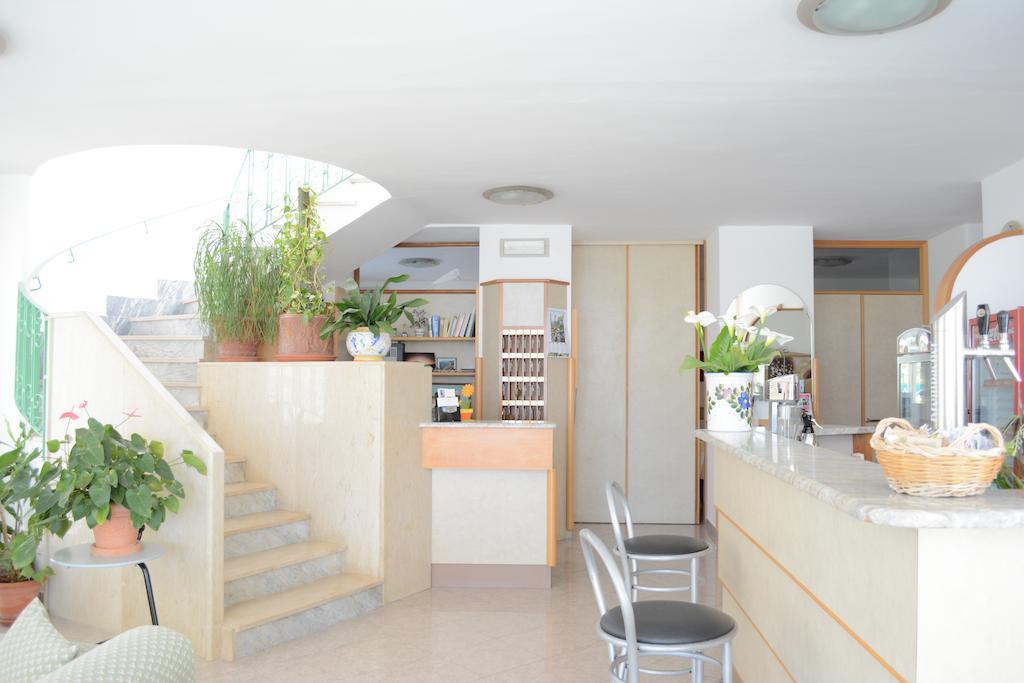 Hotel Maronti 3*