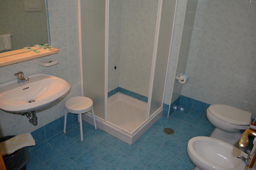 Hotel Maronti 3*